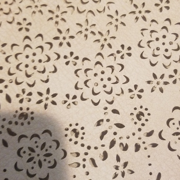 NWT Maurices crossbody bag. - Picture 3 of 7